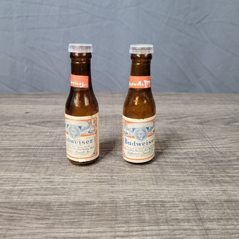 Miniature Budweiser Salt and Pepper Shaker Set‎